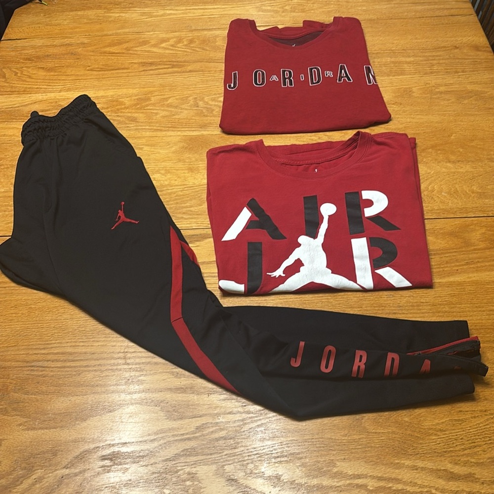 3 piece Jordan outfit Jordan Red Graphic Crewneck Trio with Black Red Logo Pants - Picture 2 of 9